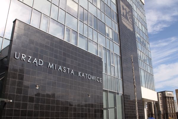 Gdzie jest Wydział Komunikacji w Katowicach?